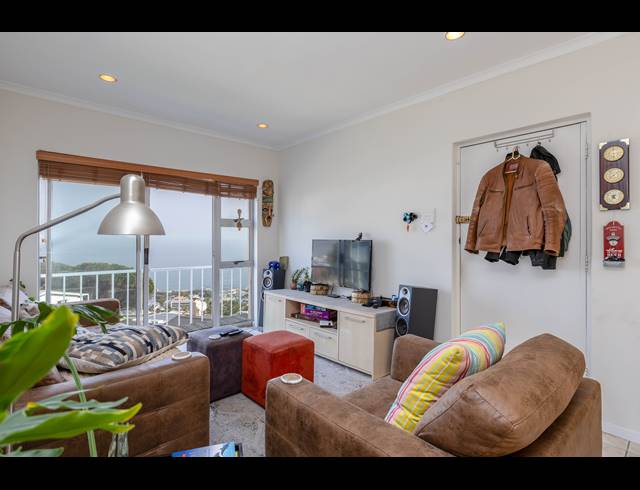 2 BEDROOM APARTMENT TO LET IN CAMPS BAY